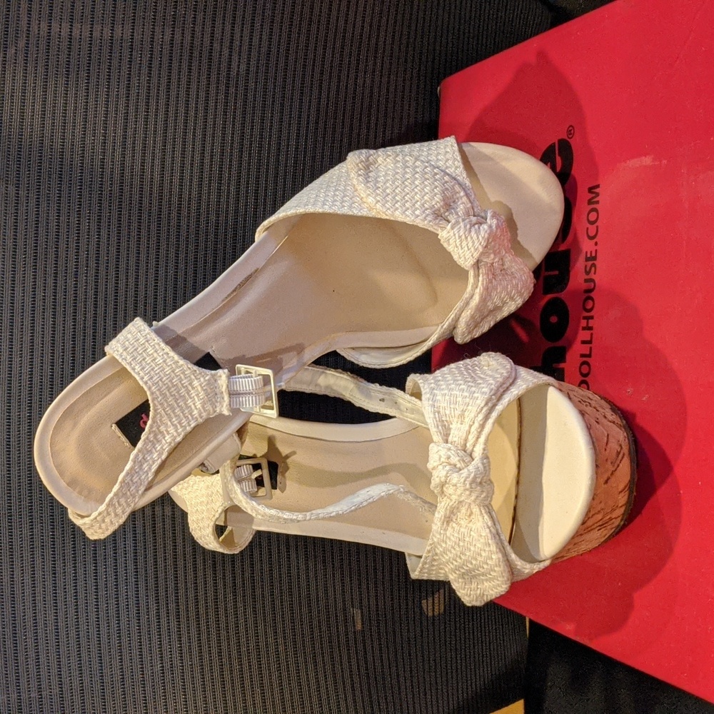Dollhouse Platform Wedge Pompey Heels Size 10